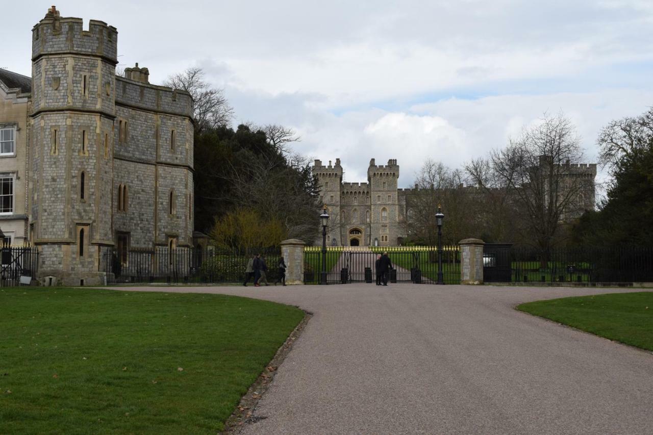 Castle Properties: The Sovereign 5 Bed Town House Windsor Exterior photo